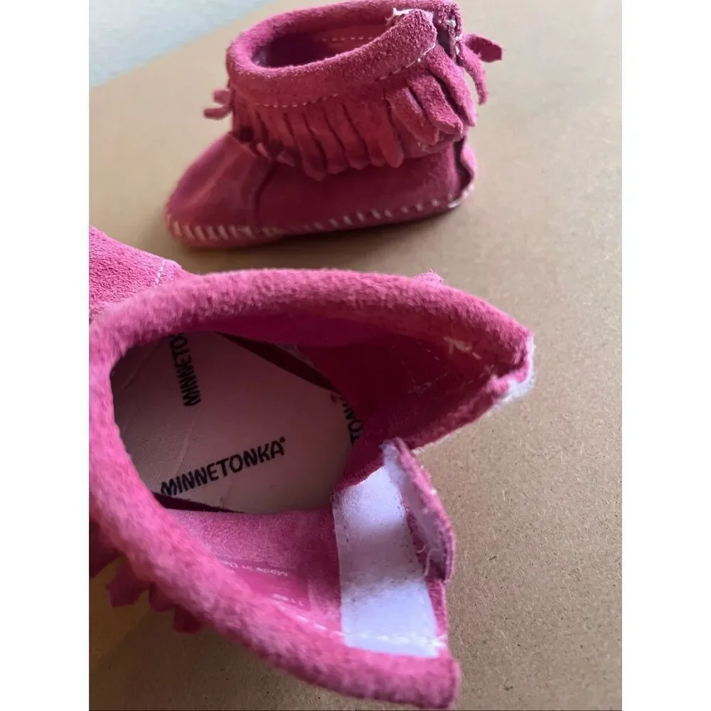 Minnetonka Infant's Back Flap Bootie leather upper  size 2